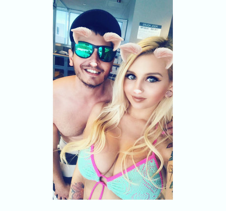 Autumn Moretti xxx étoile photos