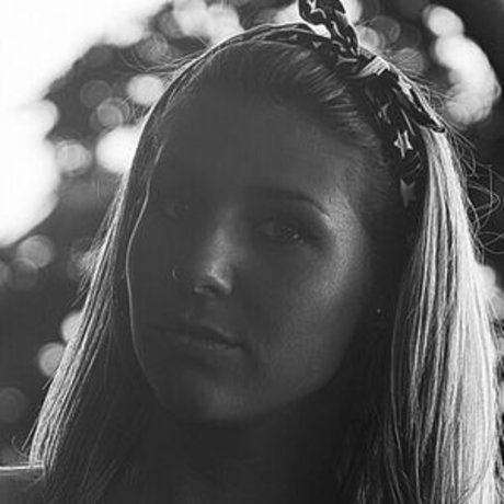 Autumn Moretti modelo adulto foto