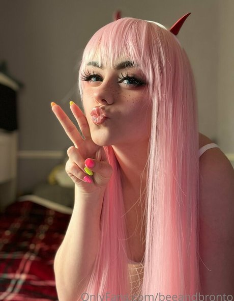 beeandbronto modèle chaud photos