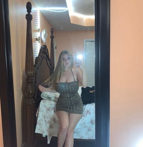 Haley Z top star photo