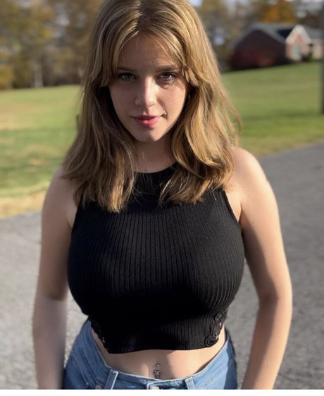 Haley Z model sexy pic