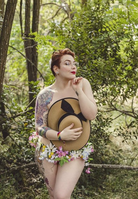 irisreigns modelo sexy imagen