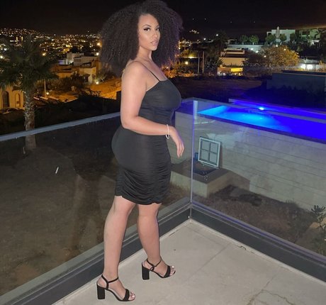 Ines Curly pornstar nude image