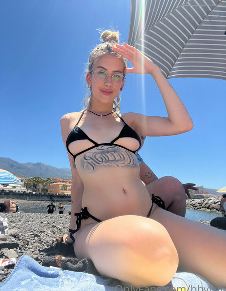 bbyliilii nus star du porno photo