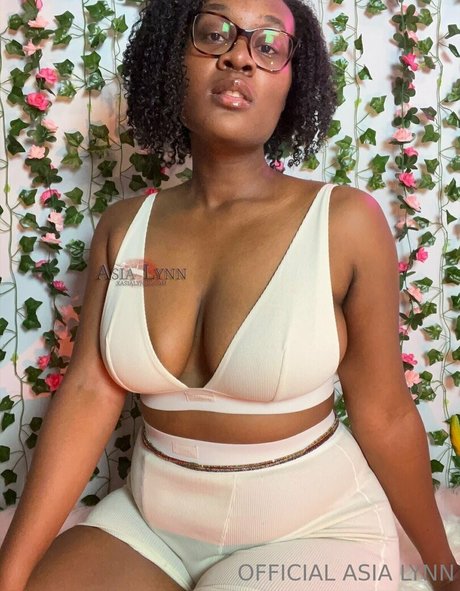 asialynnbby actriz erótica imágenes