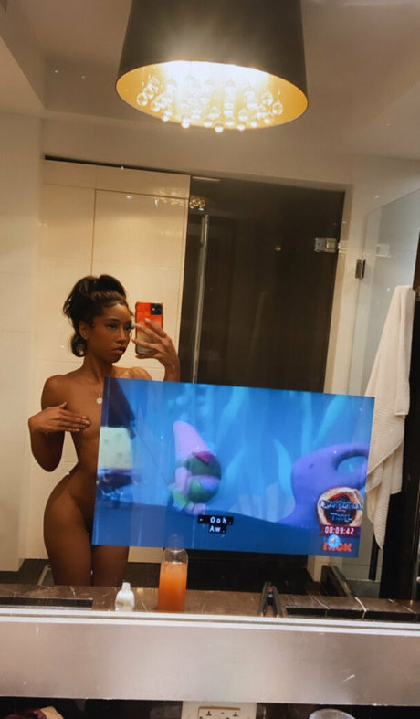 aliyahlust exclusive model img