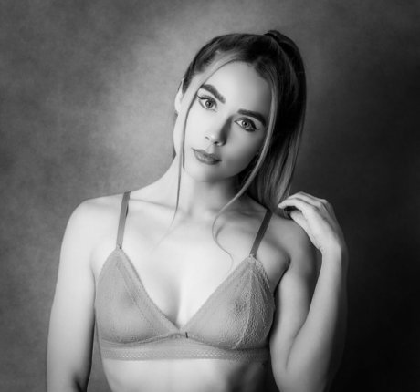 Emma Victoria Louise xxx étoile images