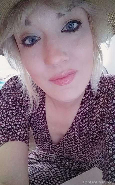 jickyj actriz de desnudos galería