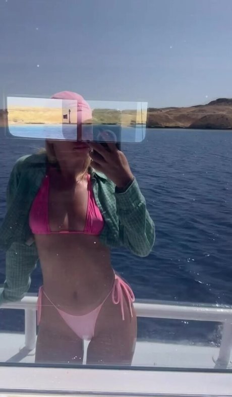 Alexandra Stan star du porno gratuite img