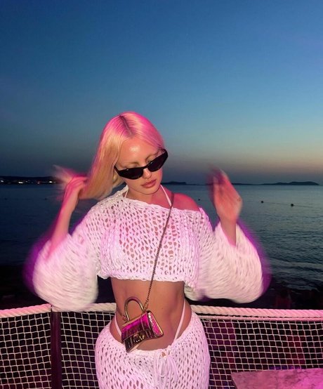 Alexandra Stan star du porno nue collection