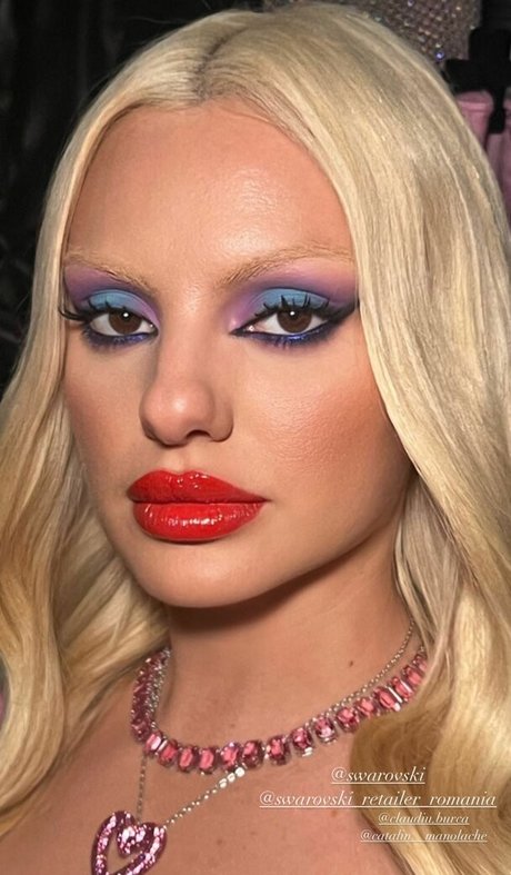 Alexandra Stan buen modelo foto