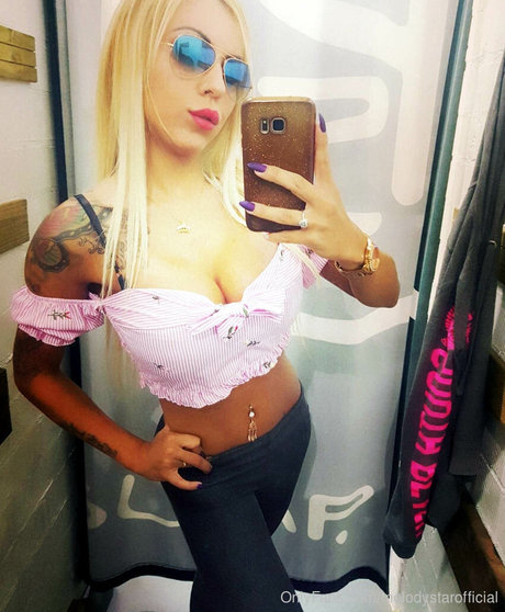 melodystarofficial estrella porno adulto galería