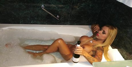 melodystarofficial star du porno gratuit photos