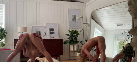 Audri Asana bonita estrella galería