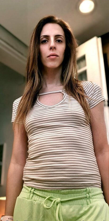 newivy cb bonita modelo imágenes