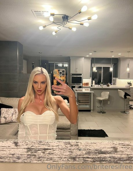 briteresifree modèle parfait photos