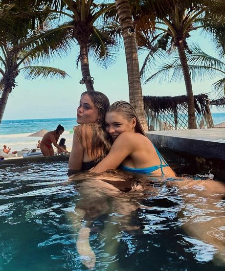 Jutta Leerdam estrella agradable imágenes