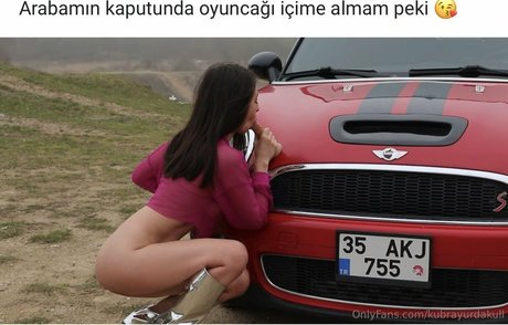 Kubra Yurdakul estrella caliente galerías