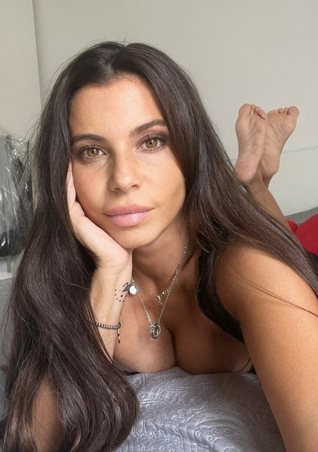 Noemi Frere estrella libre galería