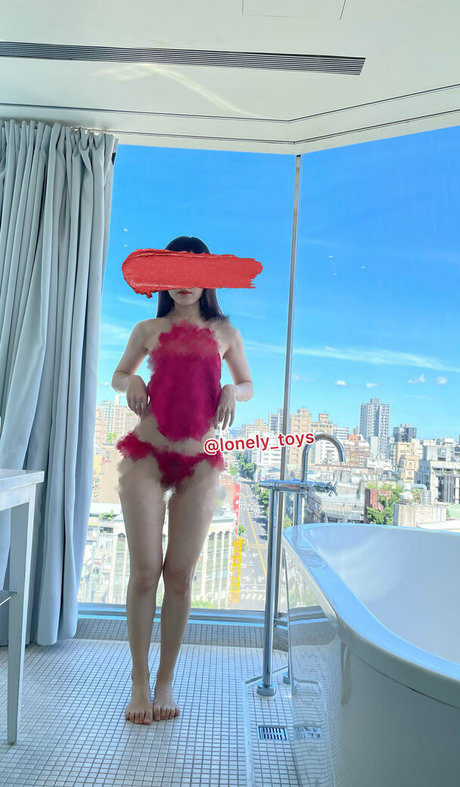 lonely toys free Miniatura