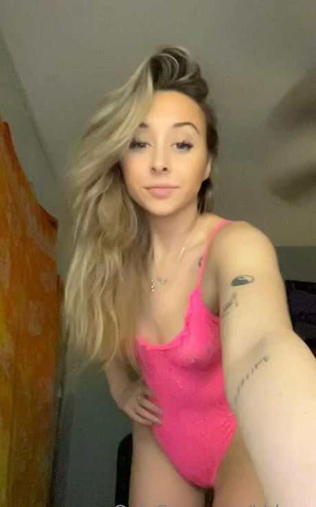 khloxo estrella porno desnuda foto