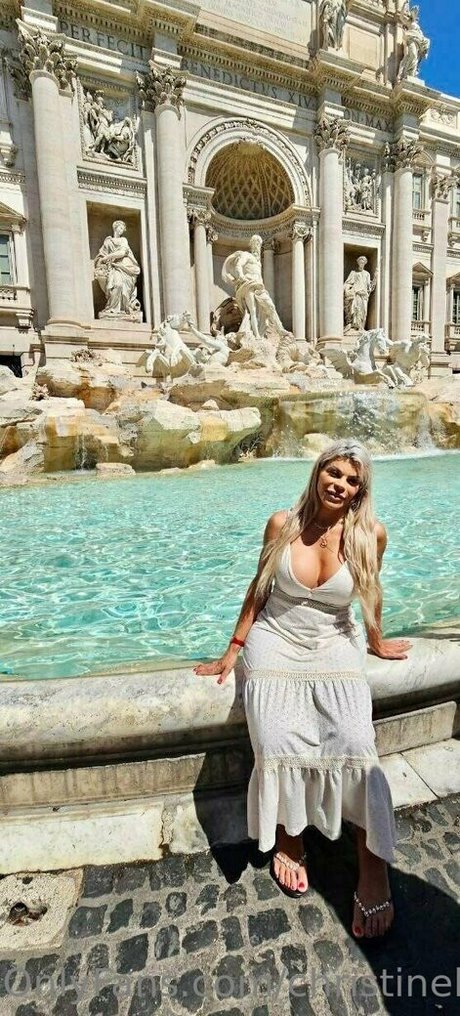 christinebigboobes modèle gratuit img