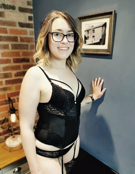 Innocenthotwifexxx étoile de l'art collection