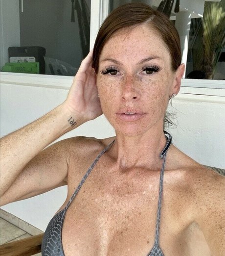 freckledmommi pretty actress photos