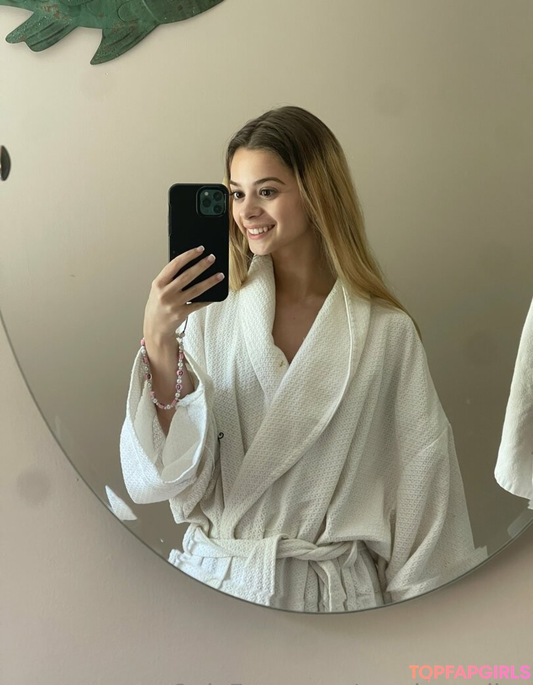 maybemollyy nude pornstar pic