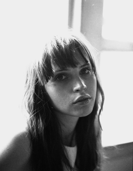 Felicity Jones estrella porno perfecta foto