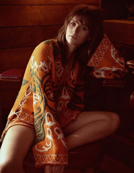 Felicity Jones adult model picture