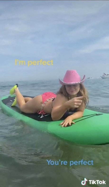 Maisie Smith modelo exclusivo imágenes