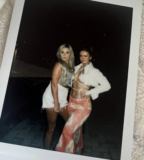 Maisie Smith modèle sexy img