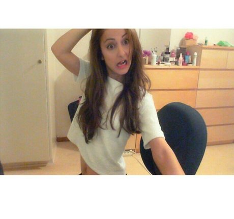 AnnieFuchsia star du porno hd galeries