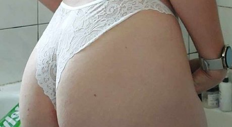 Polish Wife étoile nue galeries