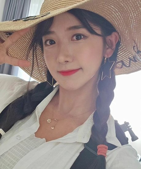 jinnytty actriz de desnudos galerías