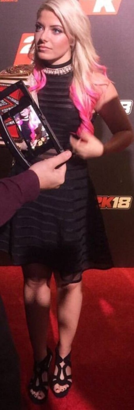 Alexa Bliss estrella porno desnuda imagen