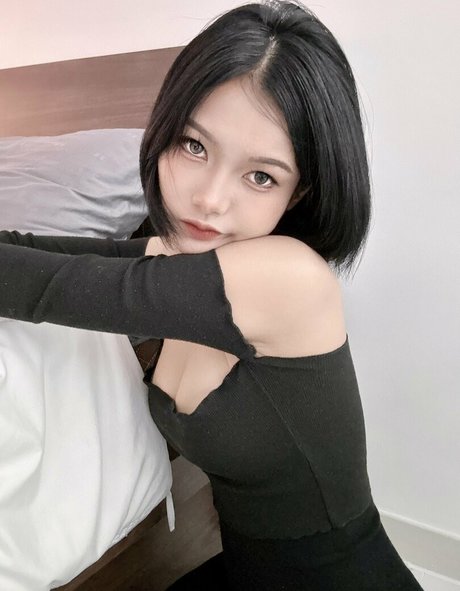 Chippu actriz desnuda galería