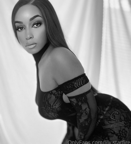 Lily Starfire modèle chaud galeries