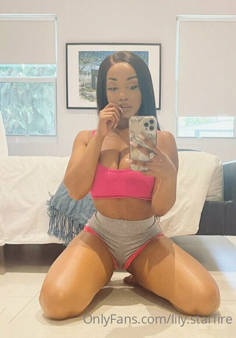 Lily Starfire jolie star du porno archive