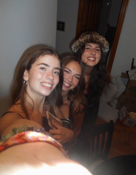 Ilina estrella atractiva galerías