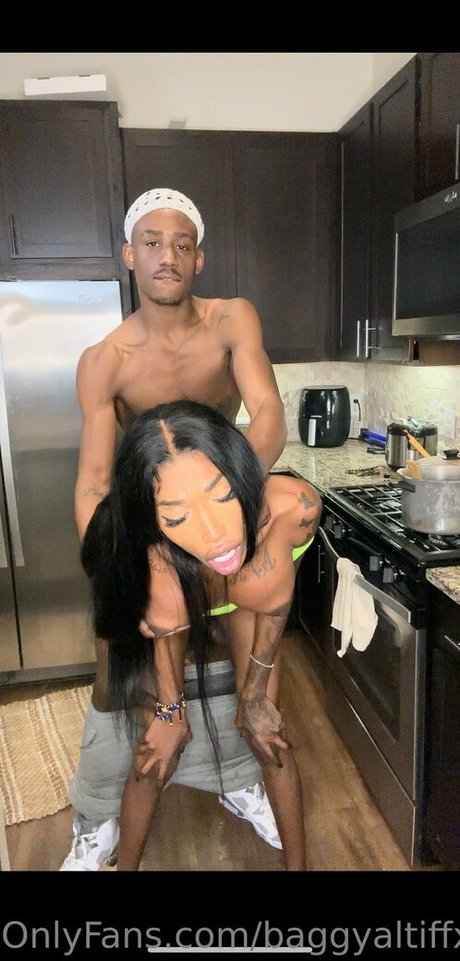 Baggyaltiffxxx étoile magnifique des photos