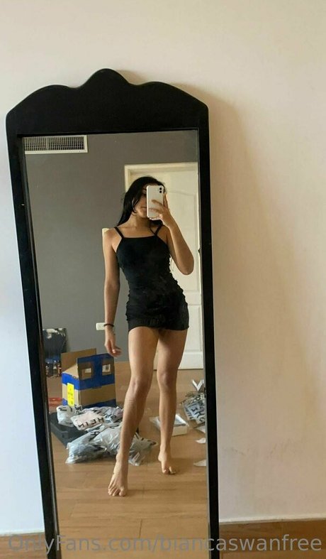 biancaswanfree sexy actress pic