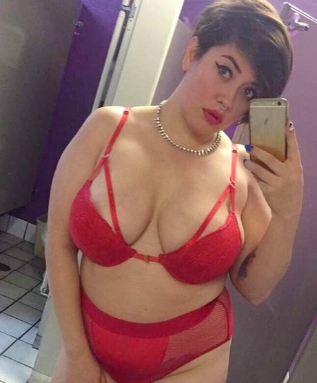 cptpartytits bonita actriz foto