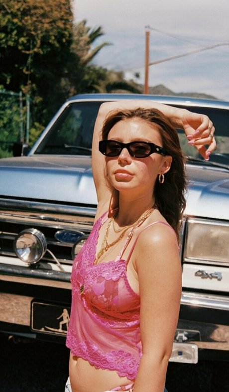 Genevieve Hannelius star du porno érotique archive