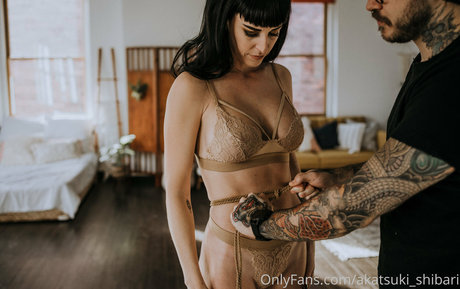 akatsuki shibari modèle archive