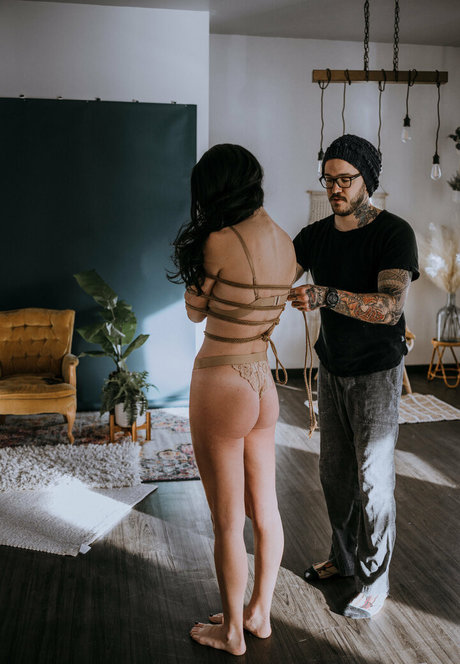 akatsuki shibari modèle porno collection