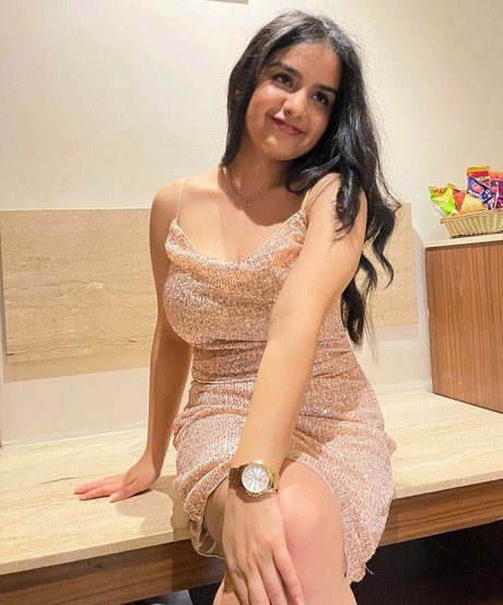 Aarushi Abrol art model gallery