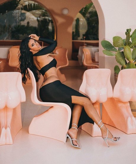 Ivana Knoll top star des photos