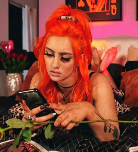 GiGi Dolan mannequin img